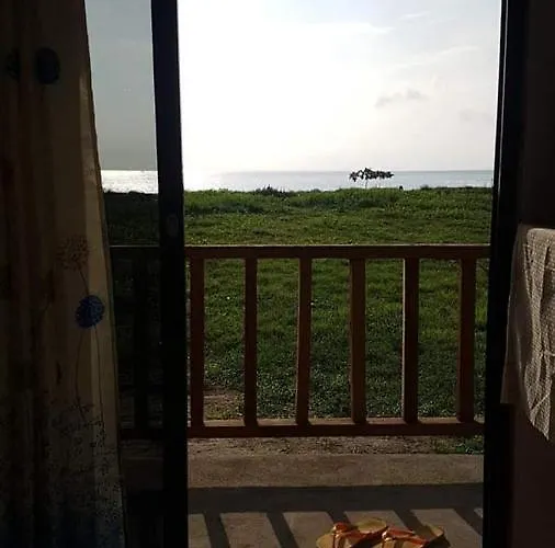 Hutkins Resort *